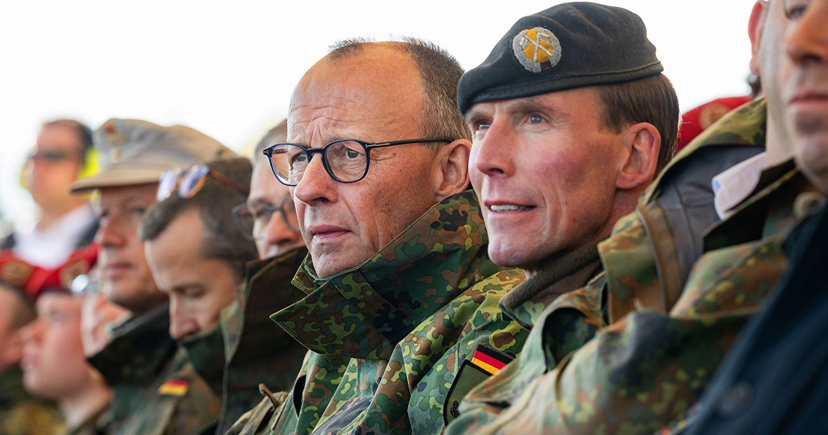 Bundeskanzler Friedrich Merz besucht Lehr und Versuchsuebung