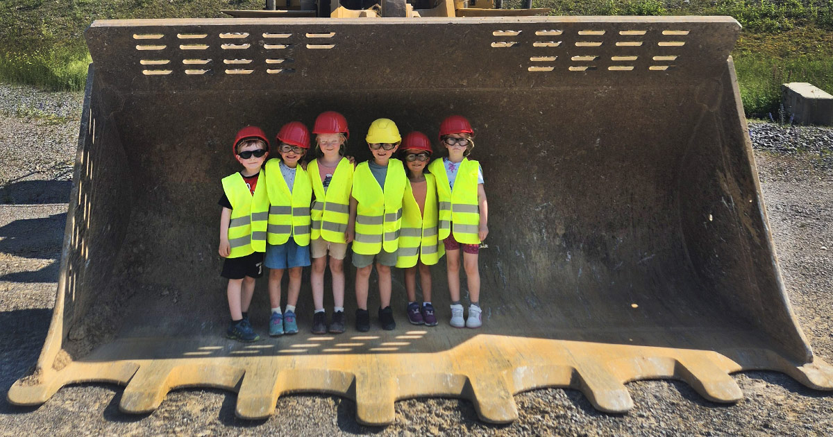 Messinghausen Kindergartenkinder erleben spannenden Tag im Steinbruch