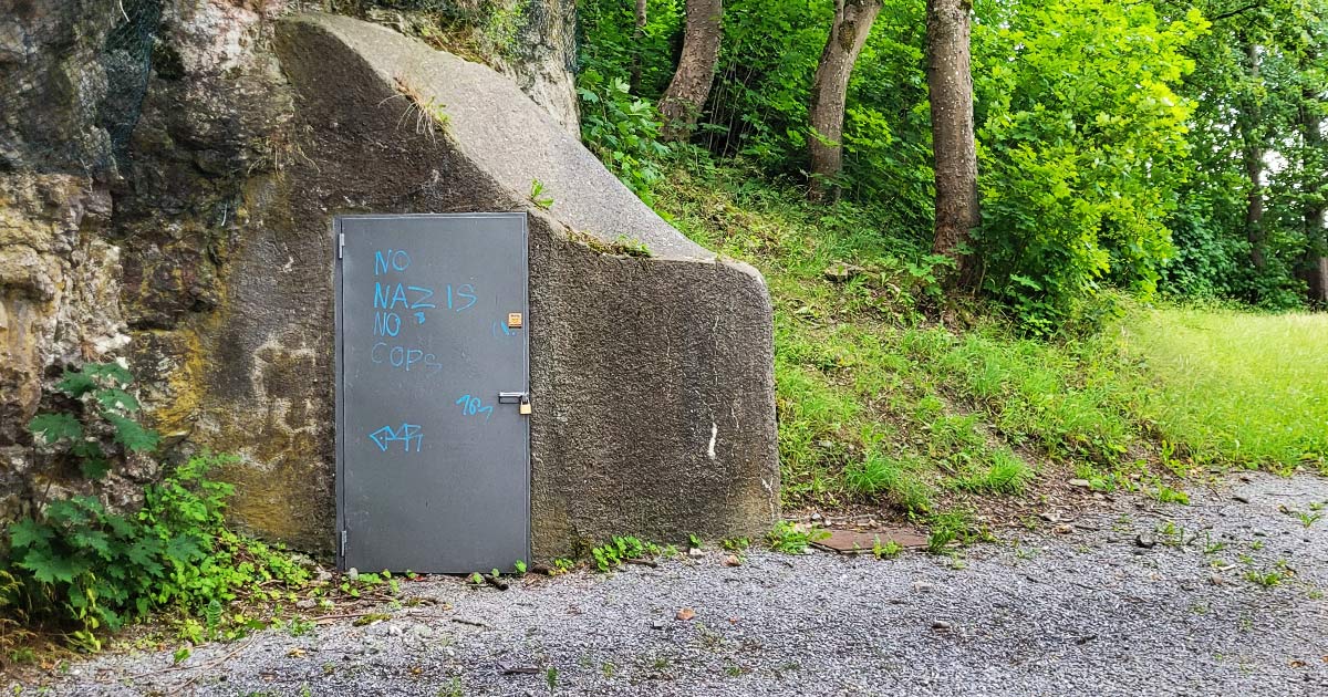 Weitere antifaschistische Schmierereien in Brilon 3 Weitere antifaschistische Schmierereien in Brilon