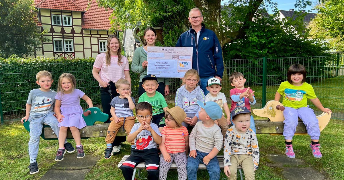 Messinghausen: Große Freude im Kindergarten „Spatzennest“ - Ray Facility Management Group spendet über 1.000 Euro 7 Messinghausen Grosse Freude im Kindergarten „Spatzennest