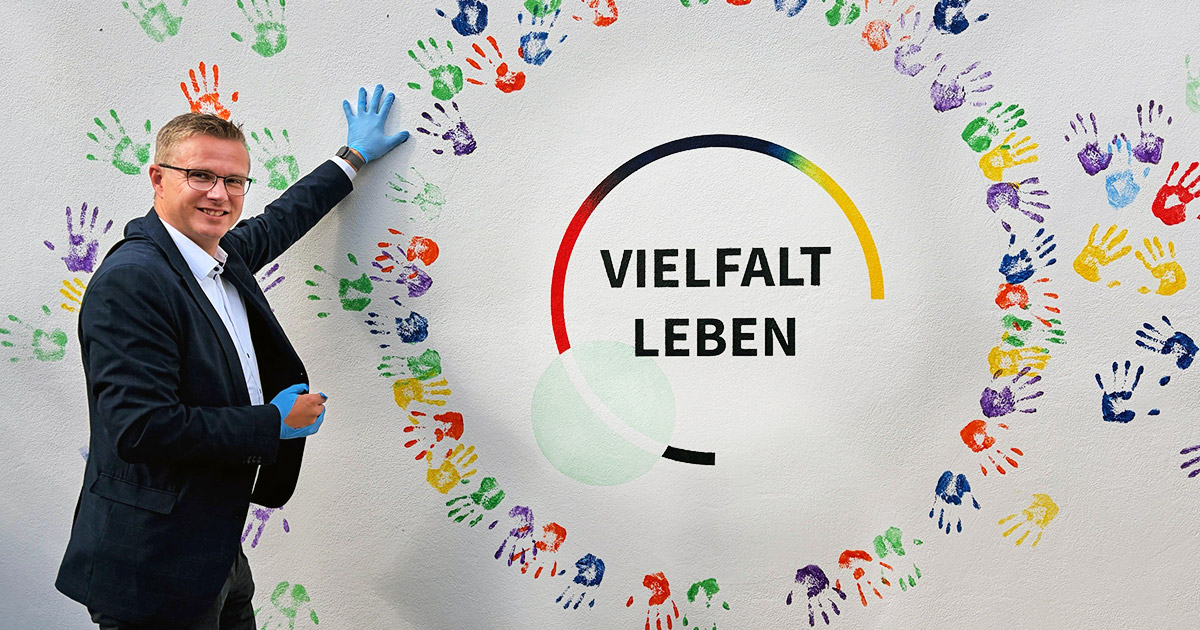 Olsberg VIELFALT LEBEN Josefsheim setzt Zeichen fuer Respekt und Zusammenhalt